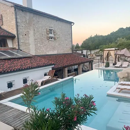빌라 Blazeni Miroslav Bulesic In Istria For 8 People With Private Heated Pool And Sauna