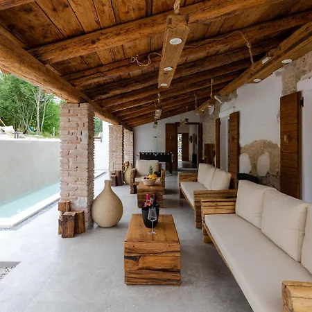 빌라 Blazeni Miroslav Bulesic In Istria For 8 People With Private Heated Pool And Sauna Vranje Selo