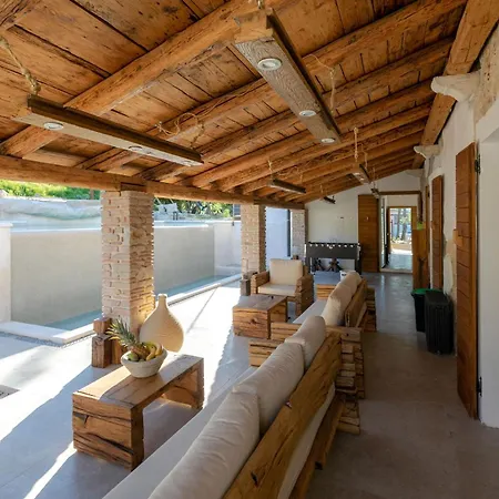 빌라 Blazeni Miroslav Bulesic In Istria For 8 People With Private Heated Pool And Sauna